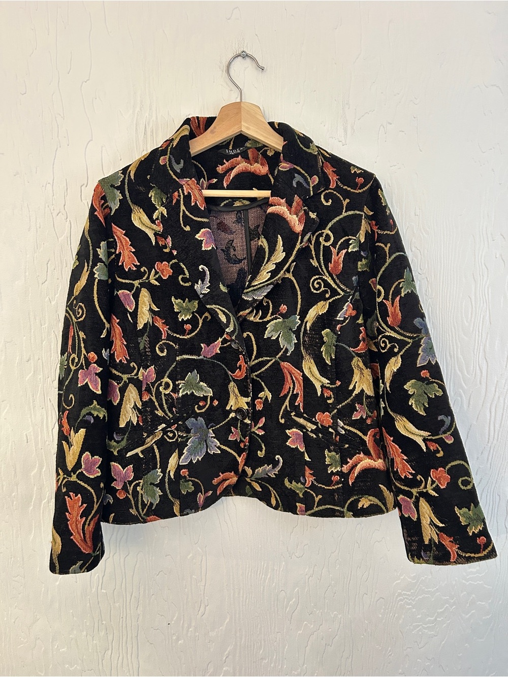 VINTAGE Tapestry Embroidered Jacket Size Med/Lg Fall Leaves 90s Layering Black